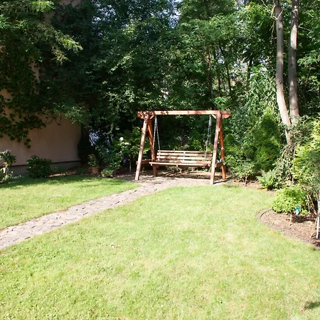 Πανσιόν 11 By Lorenc