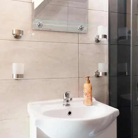 11 By Lorenc Guest house Berlin