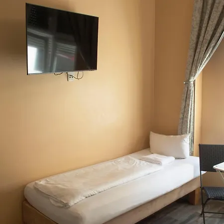 Πανσιόν 11 By Lorenc Βερολίνο